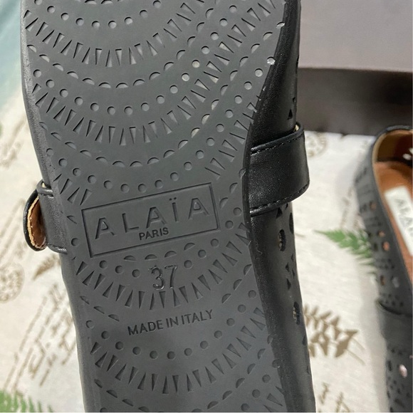 Alaïa Black Hollow Women's Flat Shoes - Picture 6 of 10